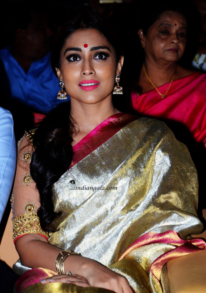 Shriya Saran 24j