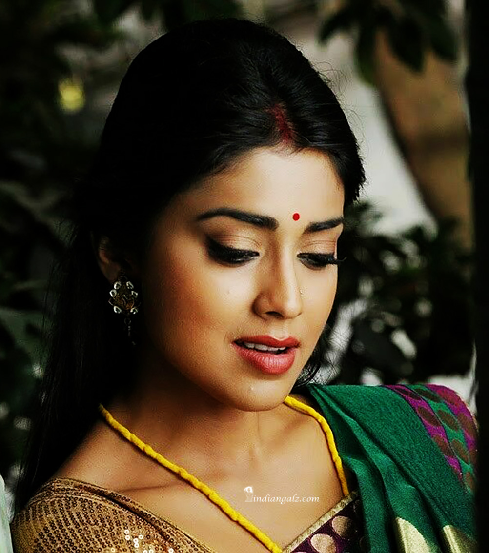 Shriya Saran 19